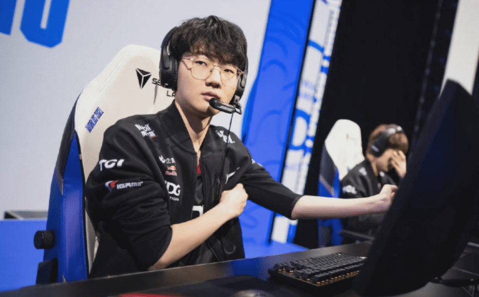 BRO碾压EDG,Deft单局斩获MVP成都决赛之夜2:0(广州) BRO碾压EDG,Deft单局斩获MVP成都决赛之夜2:0(广州)